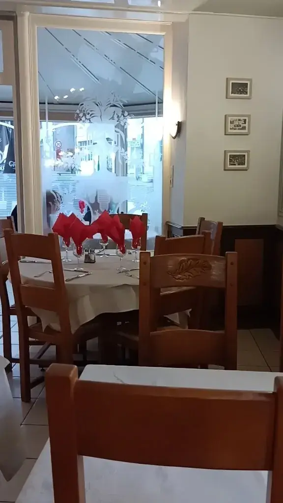 Logis Hôtel Chez Chaumat_Cérilly_slider_image_2