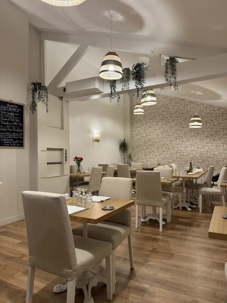 Marine Descoutures_Le Philos'Œuf_Châteauroux_review