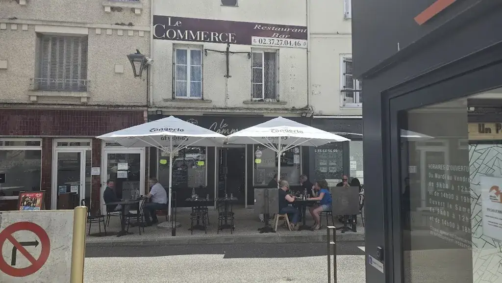 VLE_Le Commerce_Courville-sur-Eure_review