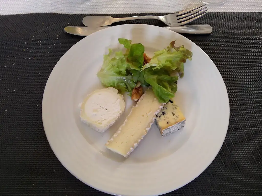 Menu_Aux Hôtes Gourmands_Fontaine-la-Guyon_image_3