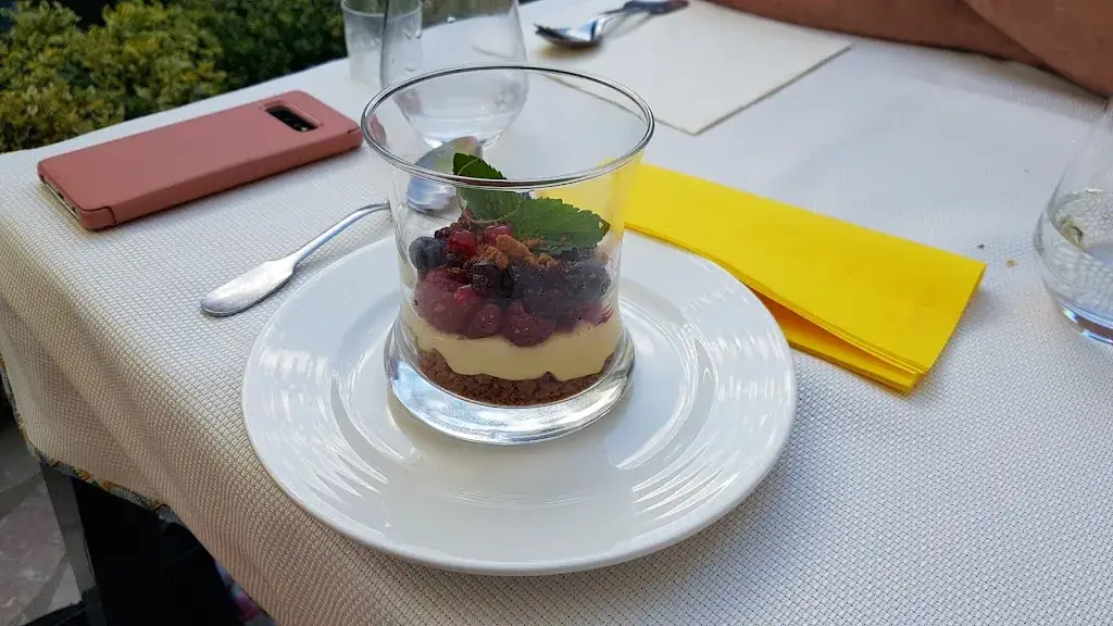 Menu_Aux Hôtes Gourmands_Fontaine-la-Guyon_image_7