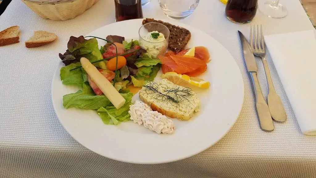 Menu_Aux Hôtes Gourmands_Fontaine-la-Guyon_image_8