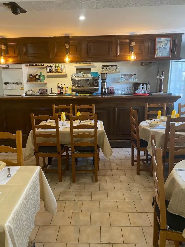 couscous tajines grillades restaurant in Courville-sur-Eure