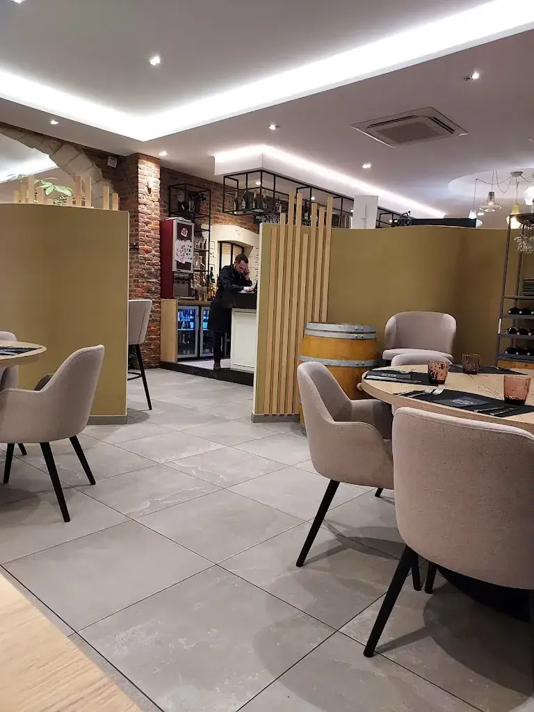 Auberge Saint Hubert restaurant in Douchy-les-Mines