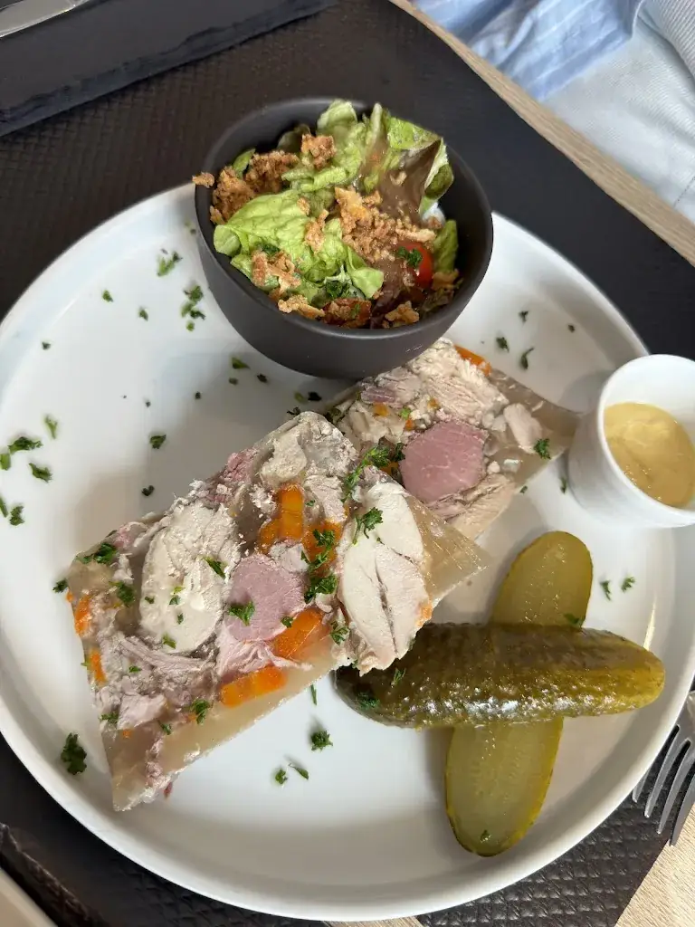 Auberge Saint Hubert_Douchy-les-Mines_slider_image_3