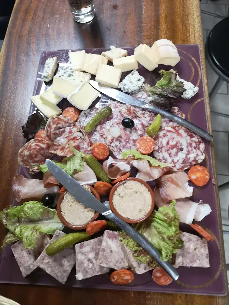 Café de la Poste chez TOTO Restaurant in Ampuis