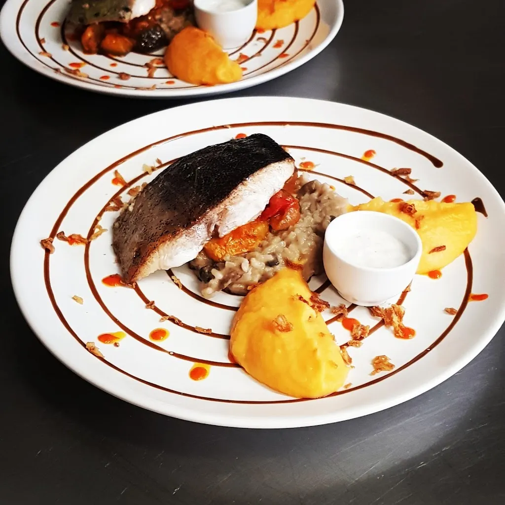 La Maison Rouge - Cébazat restaurant in Cébazat