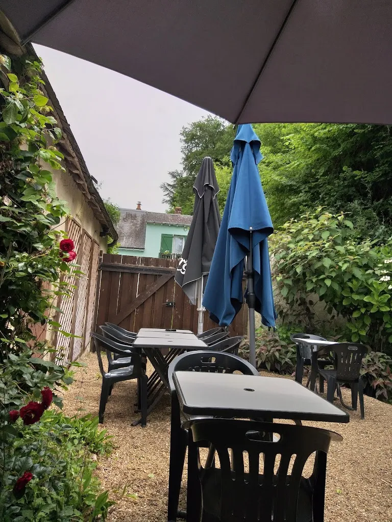 L'Auberge du Pont restaurant in Savonnières