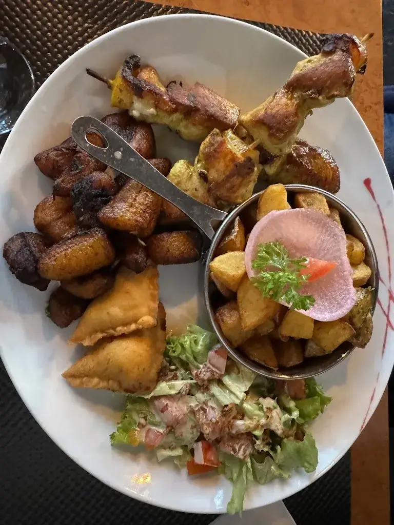 Claude Lirot_Le Continental_Dammarie-les-Lys_review