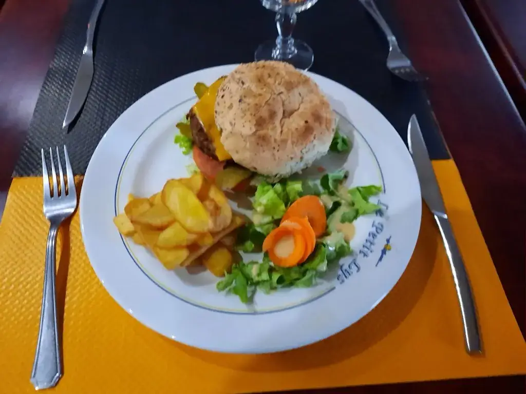 Restaurant Le Petit Lys_Dammarie-les-Lys_slider_image_3