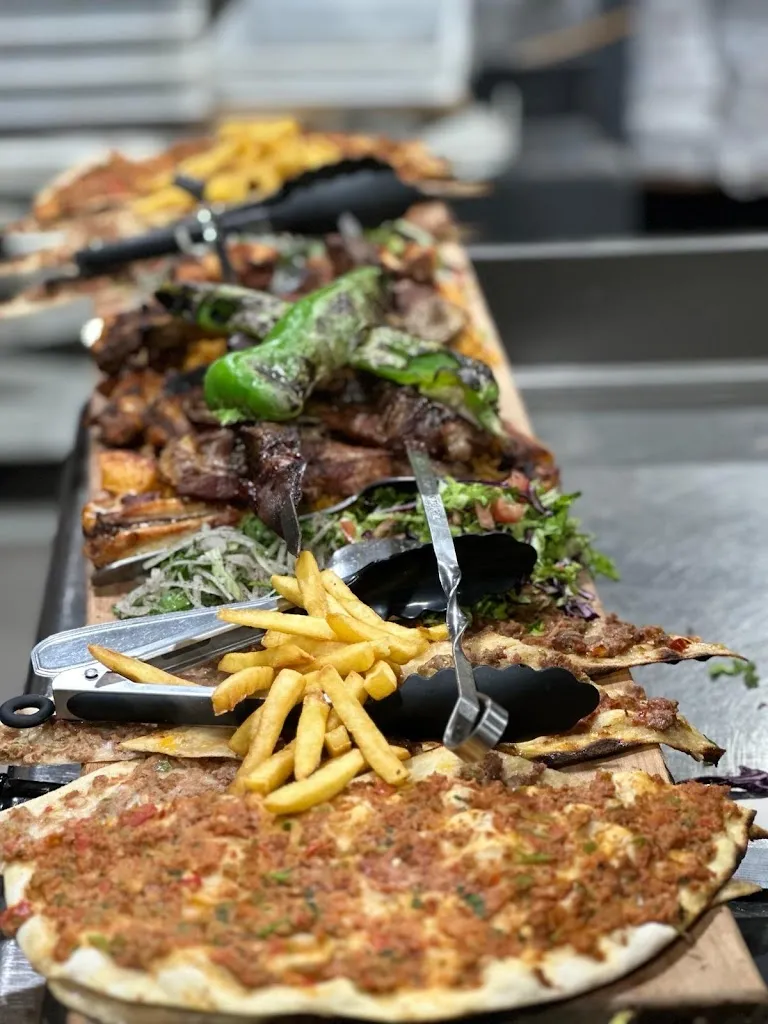 Mevlana etliekmek Grill_Dammarie-les-Lys_slider_image_3