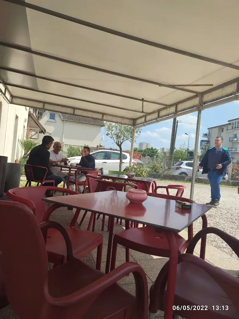 Hay michael_L'Amandier_Dammarie-lès-Lys_review