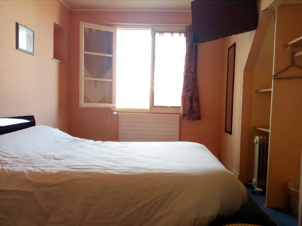 Hotel à petit budget - Restaurant de la Poste - Pizzeria_Dun-sur-Auron_slider_image_2