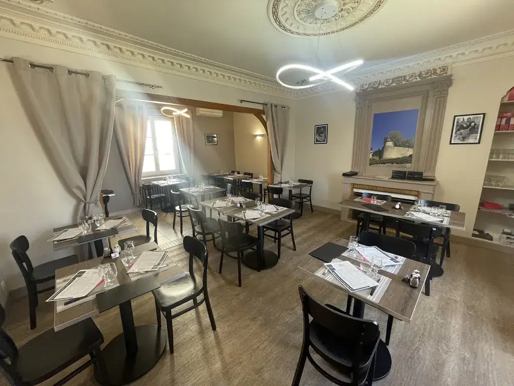 Le Rempart Dunois_Dun-sur-Auron_slider_image_1