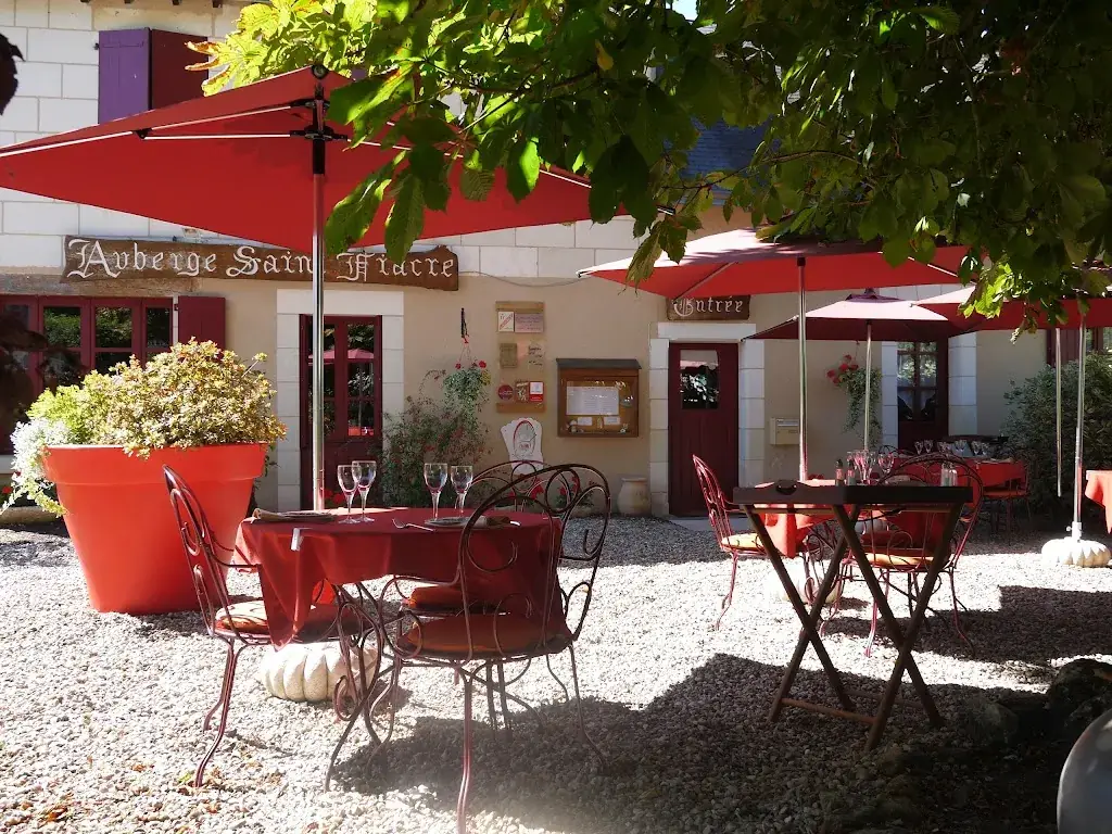Auberge Saint-Fiacre restaurant in Veuil