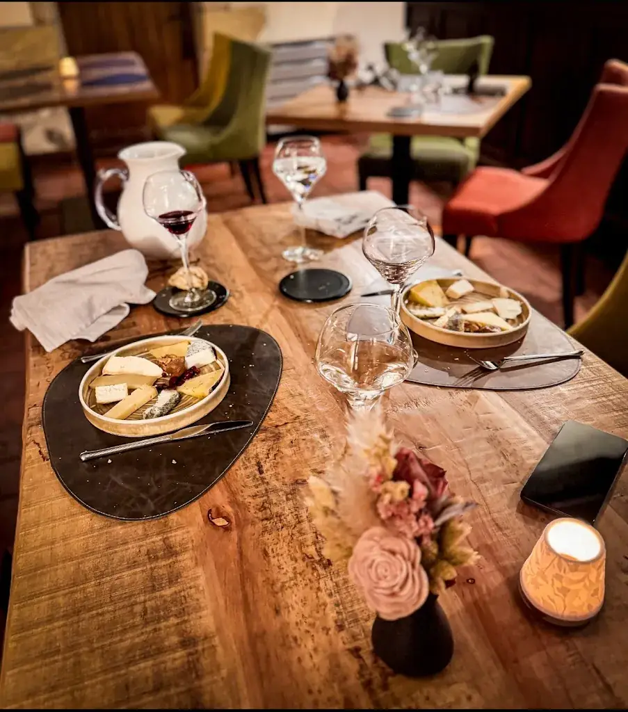 Auberge Saint-Fiacre_Veuil_slider_image_3