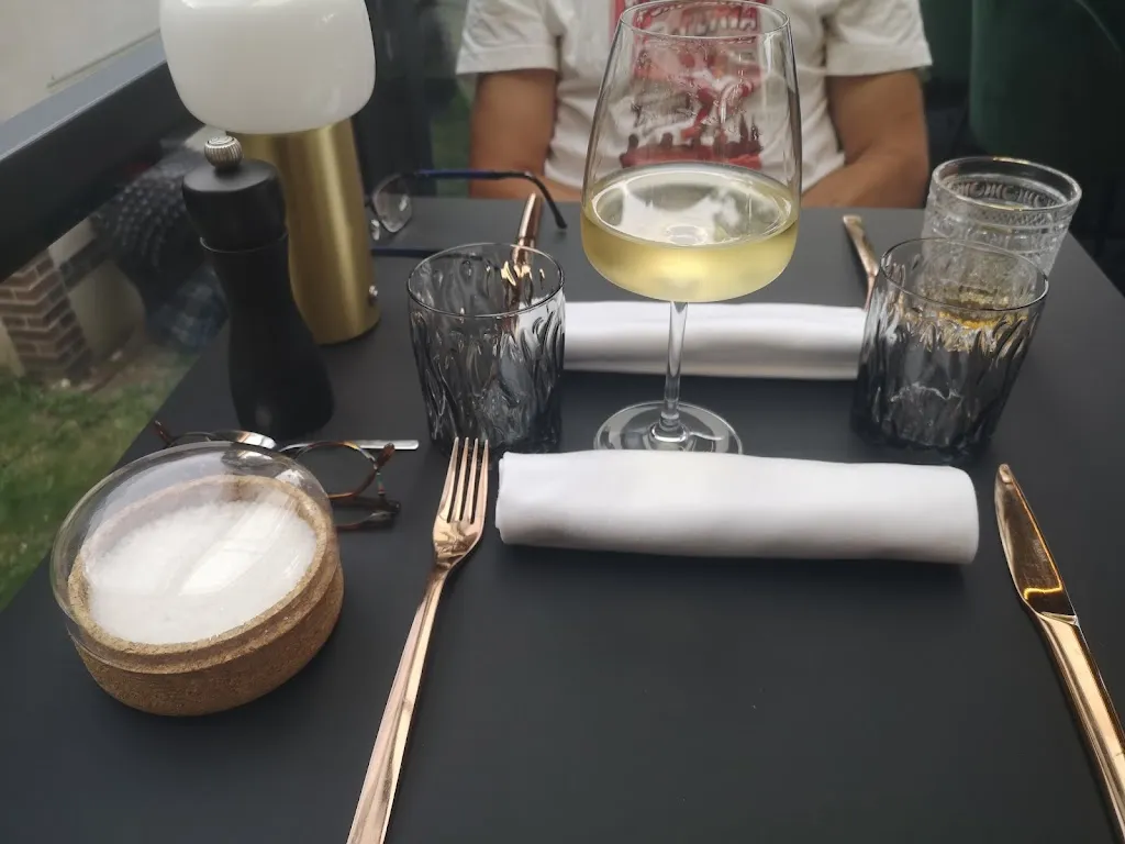 Patricia Frere_1_Dreux_review