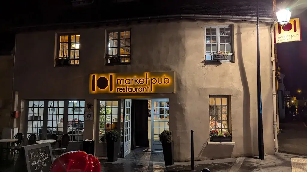 Alastair McKenzie_Market Pub_Dreux_review