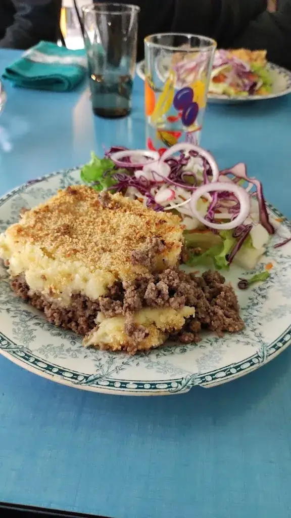 Santiago Traversa_Chez les Sister's_Dreux_review