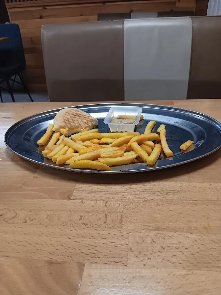 Menu_Kahina_Fay-aux-Loges_image_1