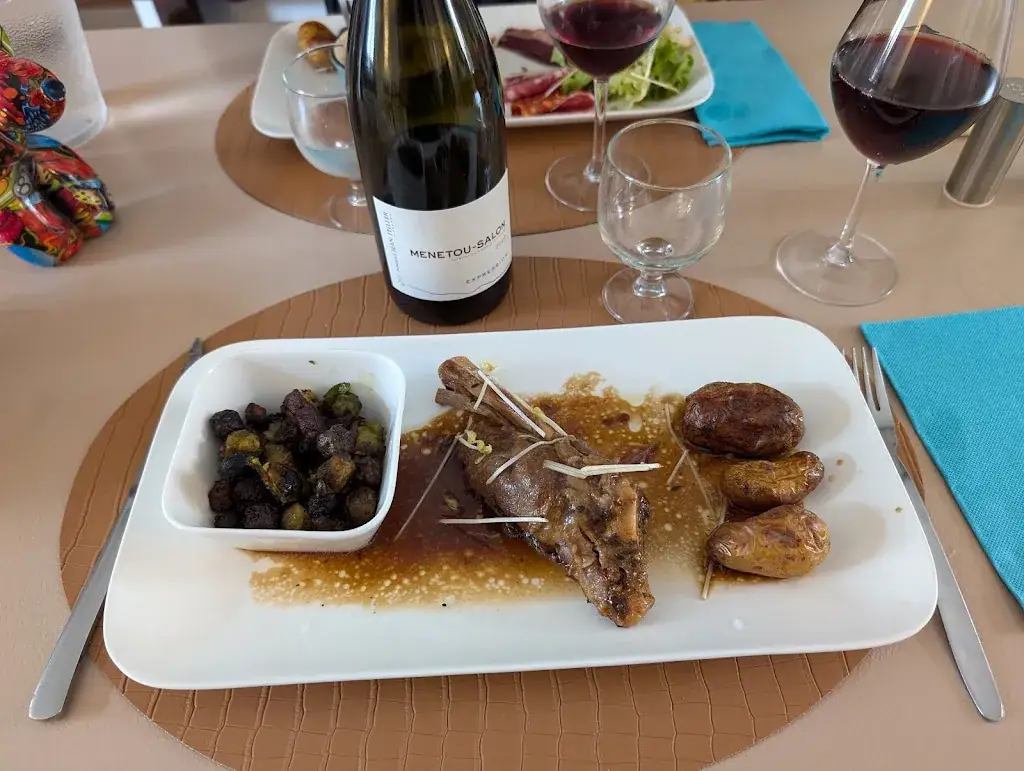 Auberge du Cheval Blanc_Sully-la-Chapelle_slider_image_2