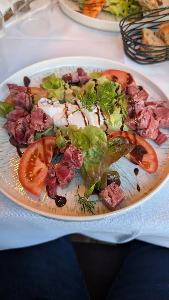 Miguel “Mike Khanman” Maximin-tartare_Restaurant O’Trois_Corbeil-Essonnes_review