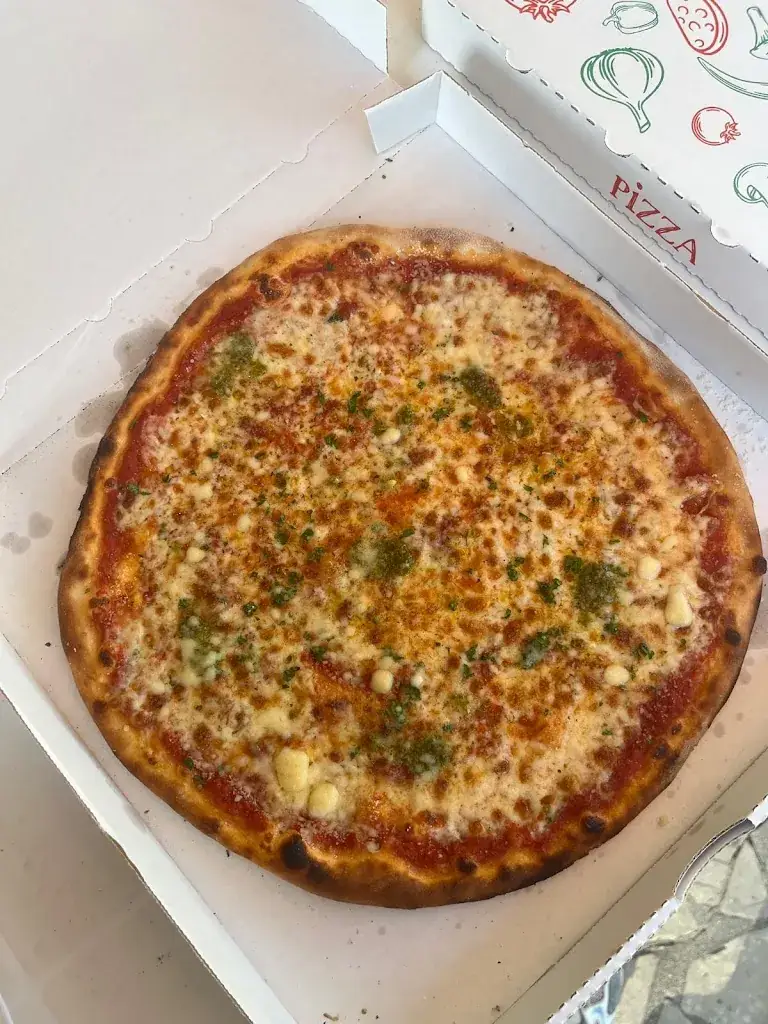 Inès Saadana_DELLA CASA UGO_Hanches_review