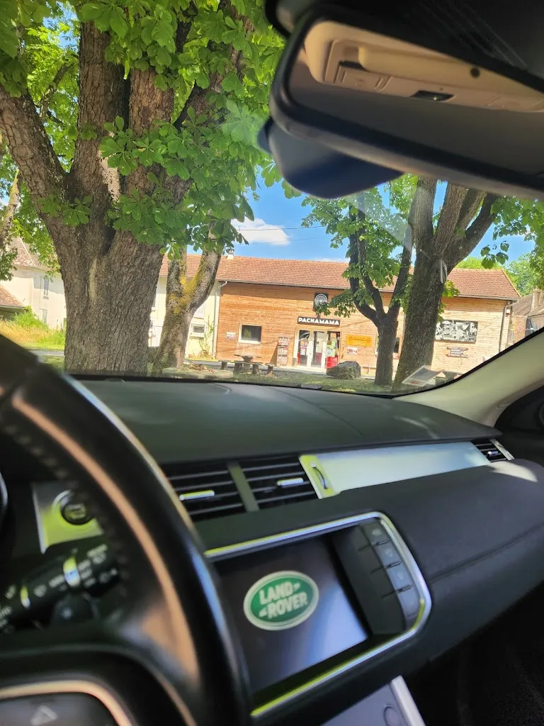 Gina Simões_L' Esplanade_Fontenay-sur-Loing_review