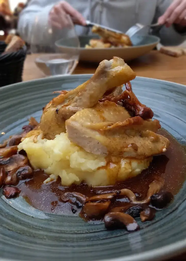 Brigid Louvet_Le Biquin d'Or_Ferrières-en-Gâtinais_recensione