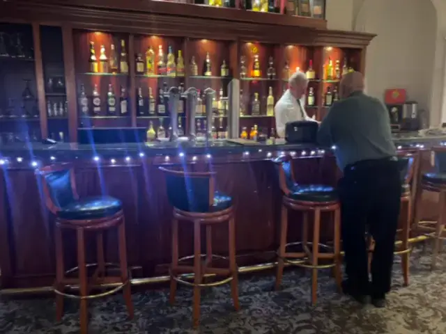 Miquel Tallaferro_Les Saules_Fontenay-sur-Loing_review