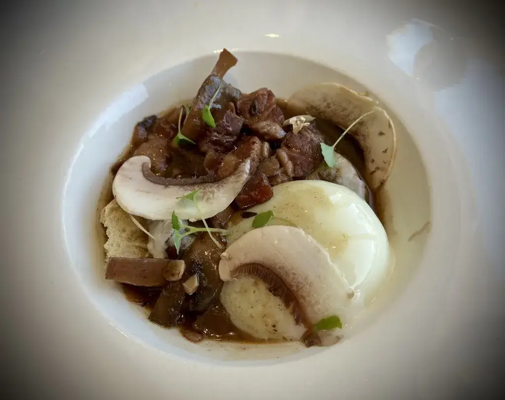 François-Hadrien ETESSAMI_Le Cheval Blanc_Ferrières-en-Gâtinais_review