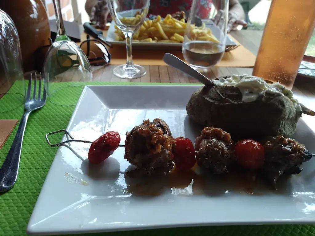 Grill de la Sapinière_Gièvres_slider_image_2