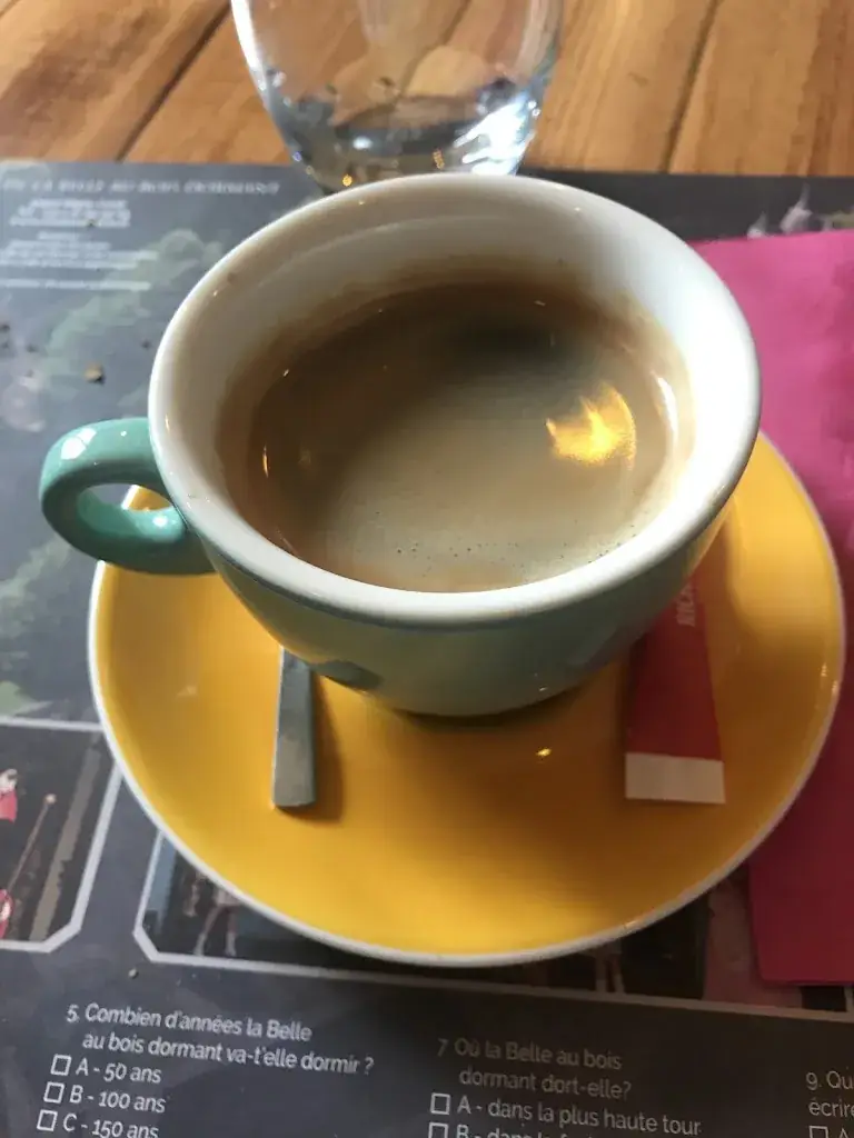 Clément Besson_Le V & P_Genillé_review