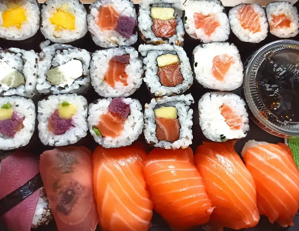 Mon P'tit Sushi_Genillé_slider_image_2