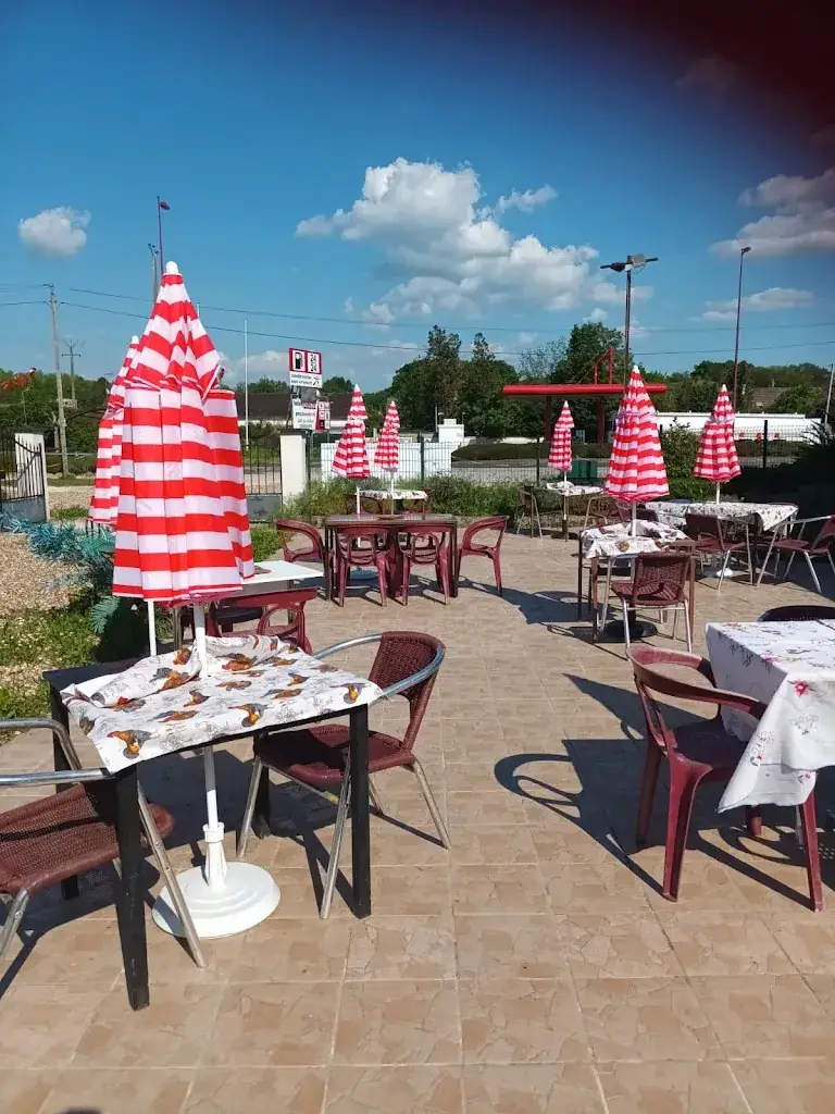 La Poule dorée restaurant in Dordives