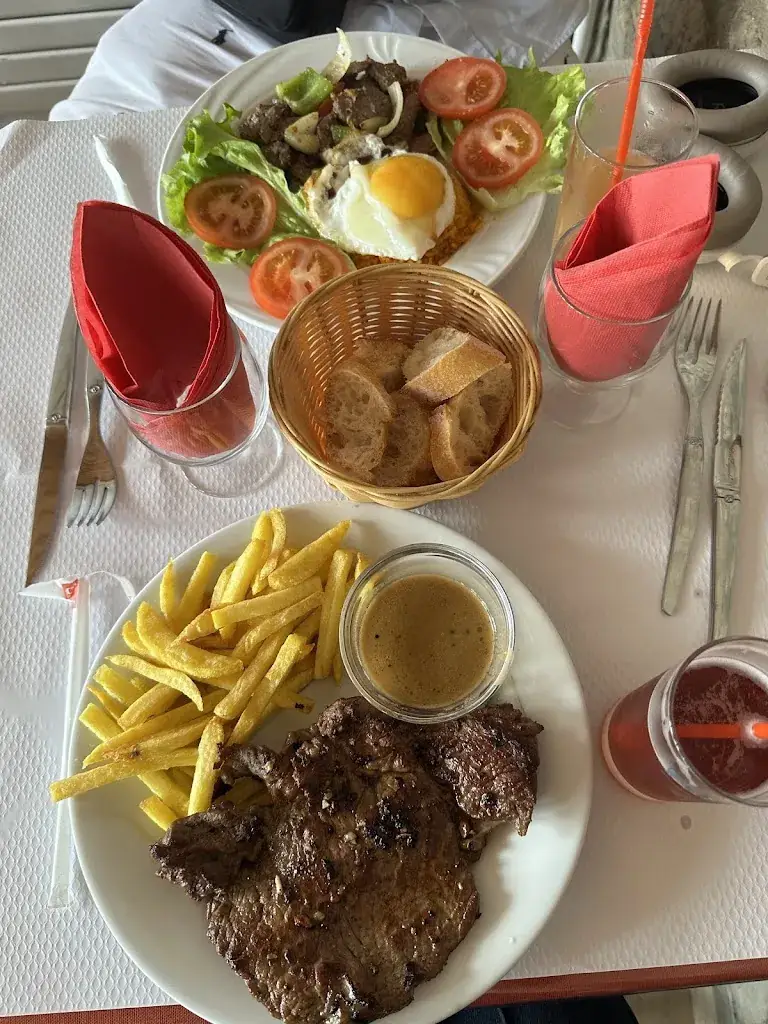 Restaurant A LA VIEILLE HALLE_Souppes-sur-Loing_slider_image_1