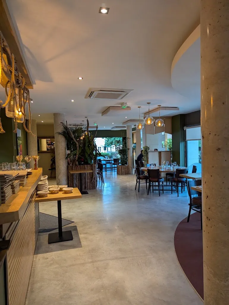 Laura Btc_Restaurant Rive Blanche_Saint-Cyr-sur-Loire_review