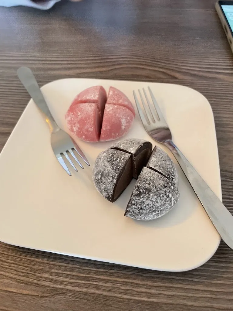 A Fowles_SUSHIS THAI_Gallardon_review