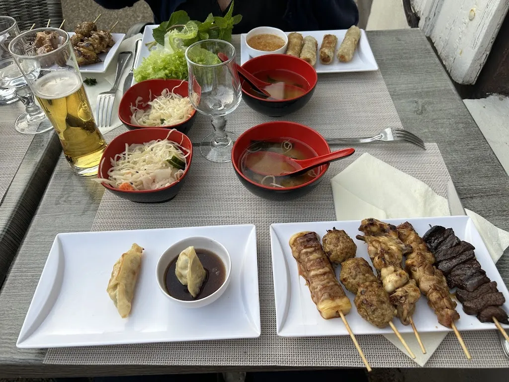 James Groom_SUSHIS THAI_Gallardon_review