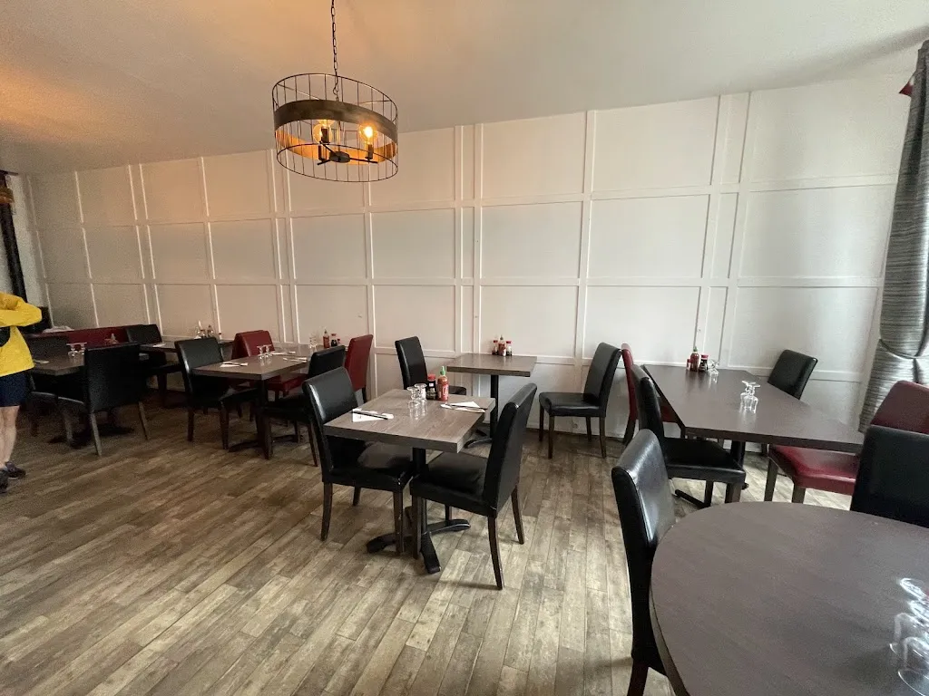 SUSHIS THAI restaurant in Gallardon