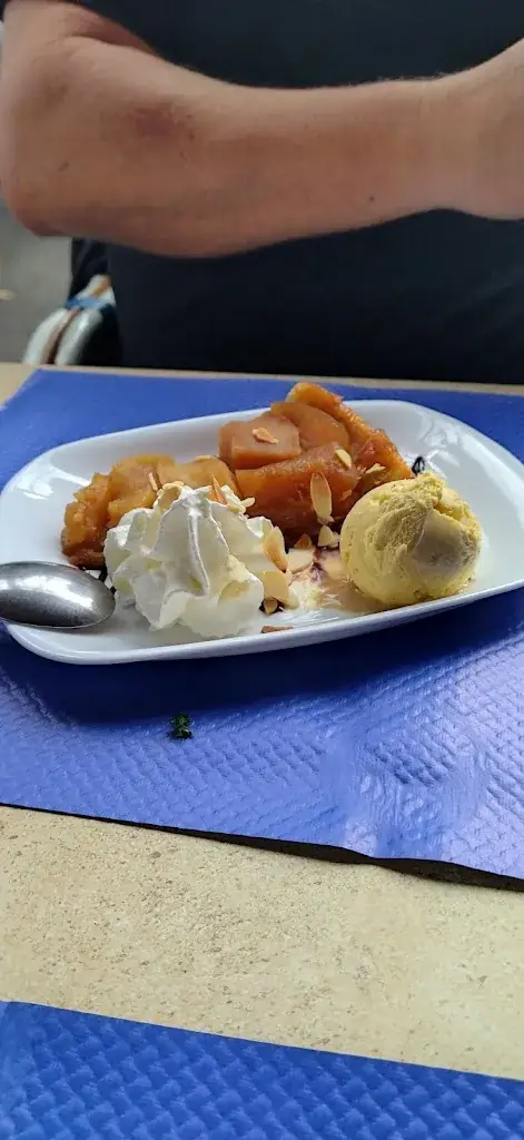 Daniela Bottero_Brasserie des cigales_Buis-les-Baronnies_review