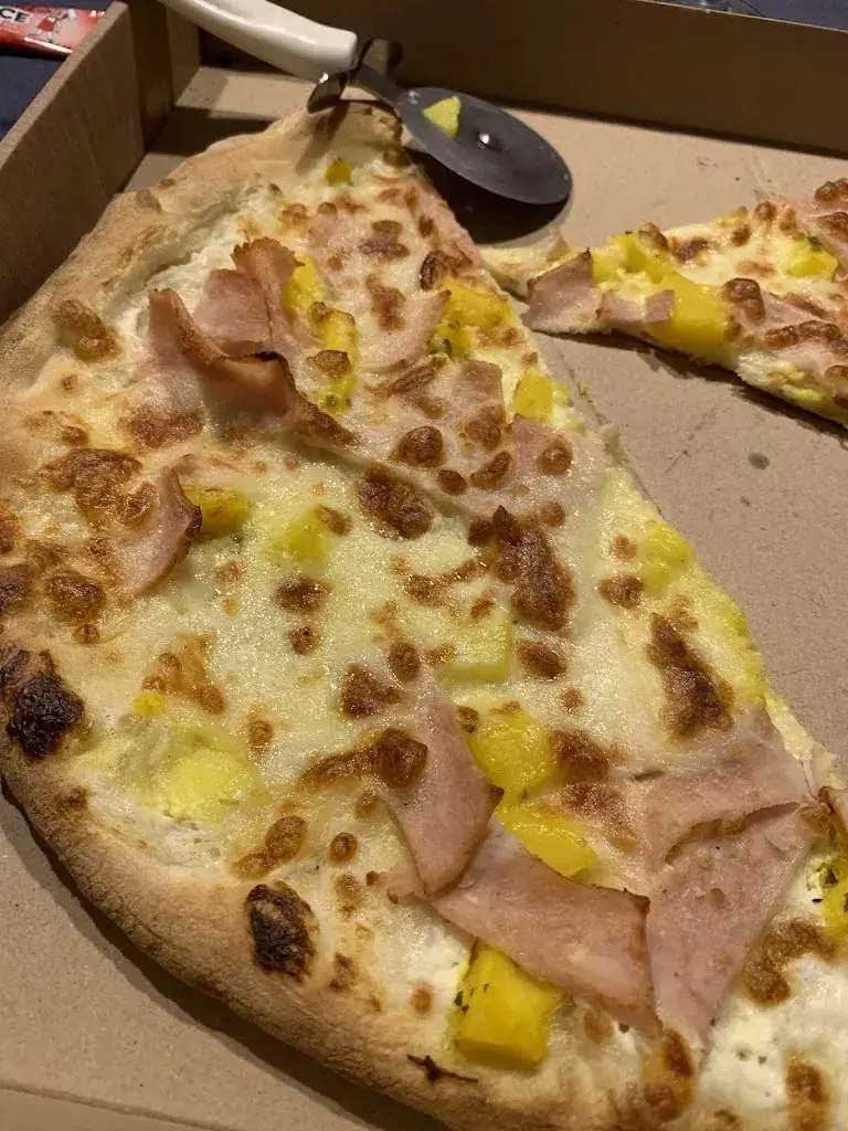 King _ Pizza_Gallardon_slider_image_2