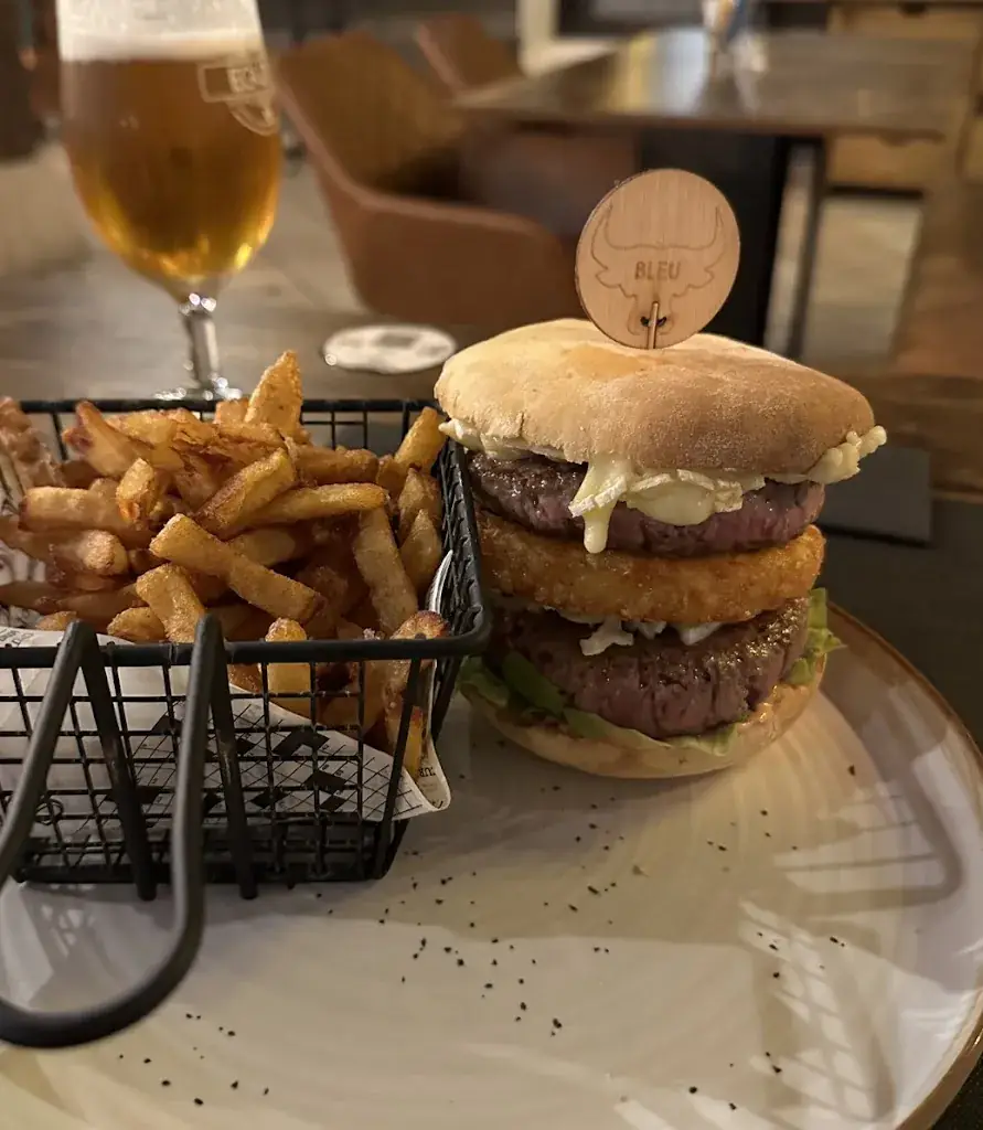 La Grange | Pub anglais & brasserie traditionnelle_Saint-Outrille_slider_image_3