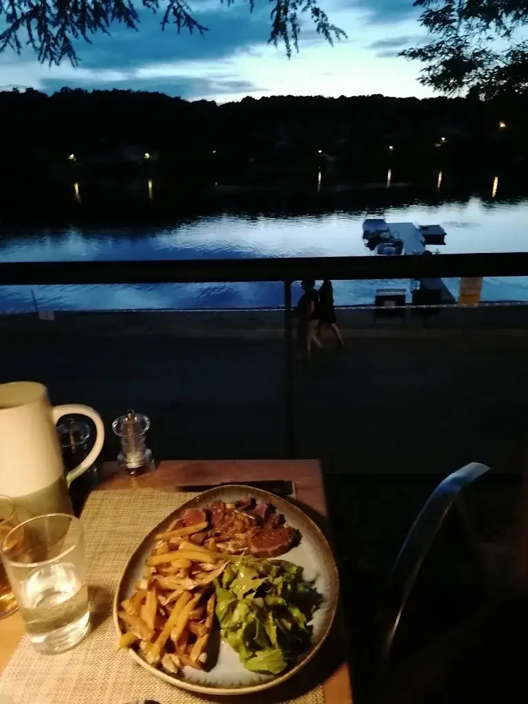 Aliona Denissova_Riva Fougères Beach - Lac d'Eguzon_Saint-Plantaire_review