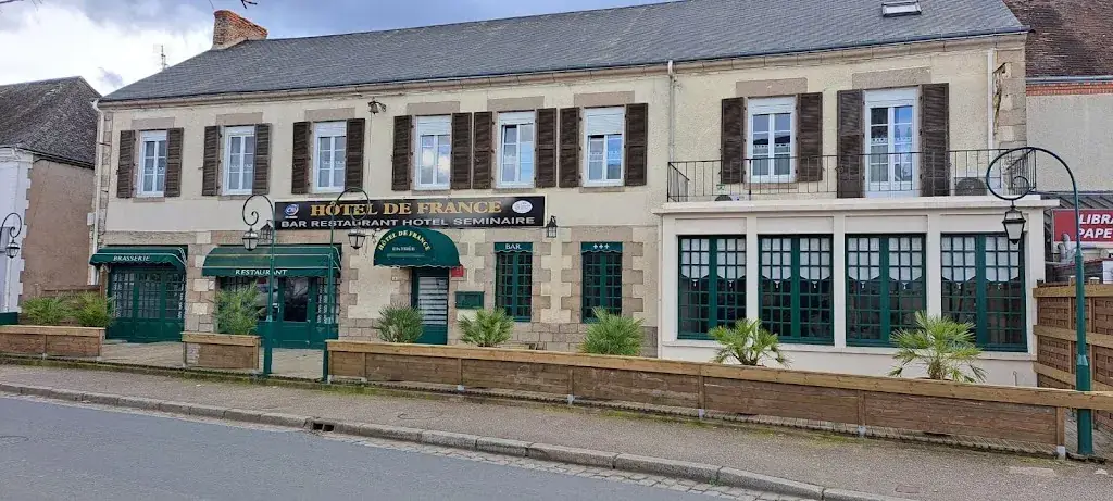 Hôtel de France restaurante en Éguzon-Chantôme
