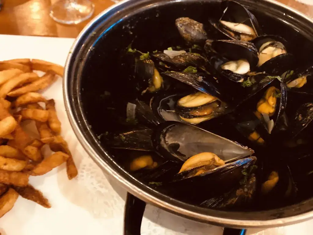 V. Hodgkinson_Brasserie Les bateliers_Joué-lès-Tours_review