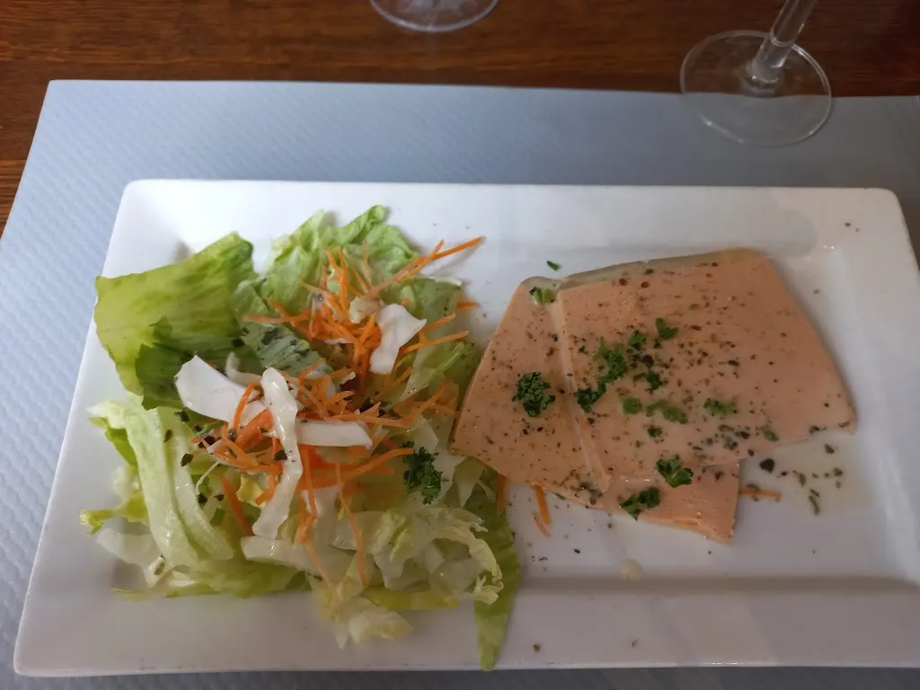 sandrine guiscafre_AUBERGE DE LA GARE_Jouy_review