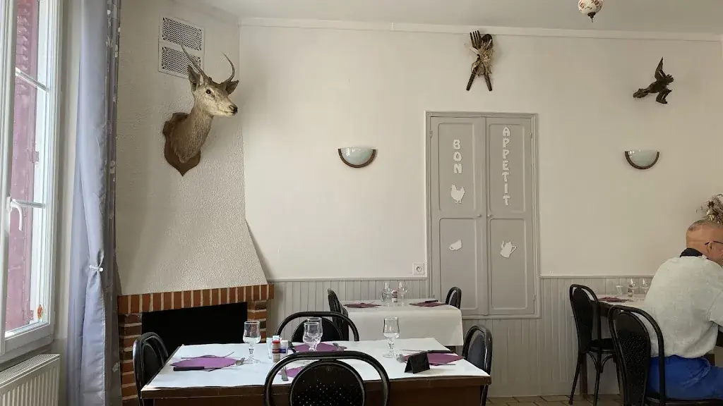 Auberge Le Saint Hubert restaurante en Ligny-le-Ribault