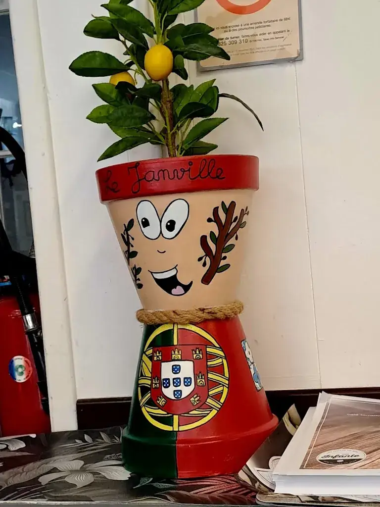 Elio Lejo_Le Janville_Janville_review