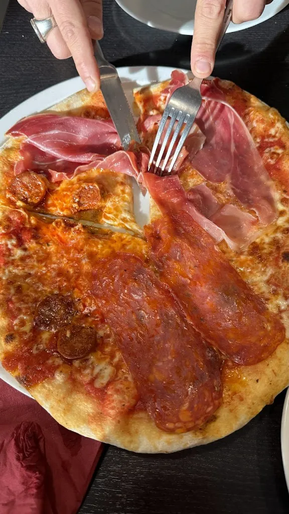 Stas Kalashnikov _La Casa del Borgo_Chapelle-Saint-Mesmin_review